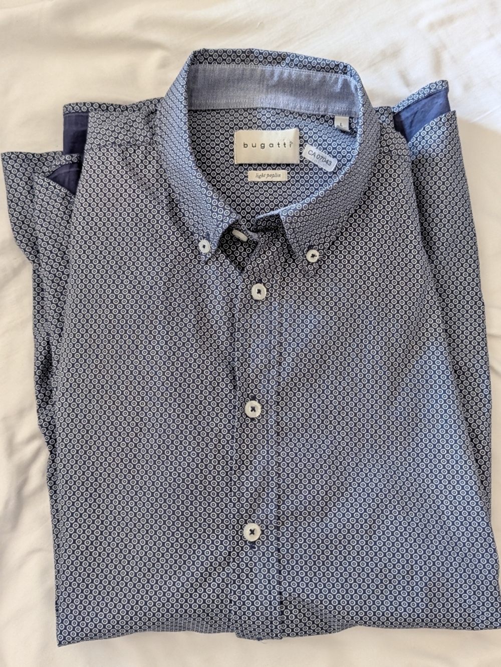 Bugatti Men's Light Poplin Button Down Shirt - Navy & Grey Circle Print - Size L